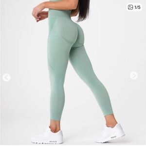 NVGTN Green Contour Seamless Leggings Size Medium